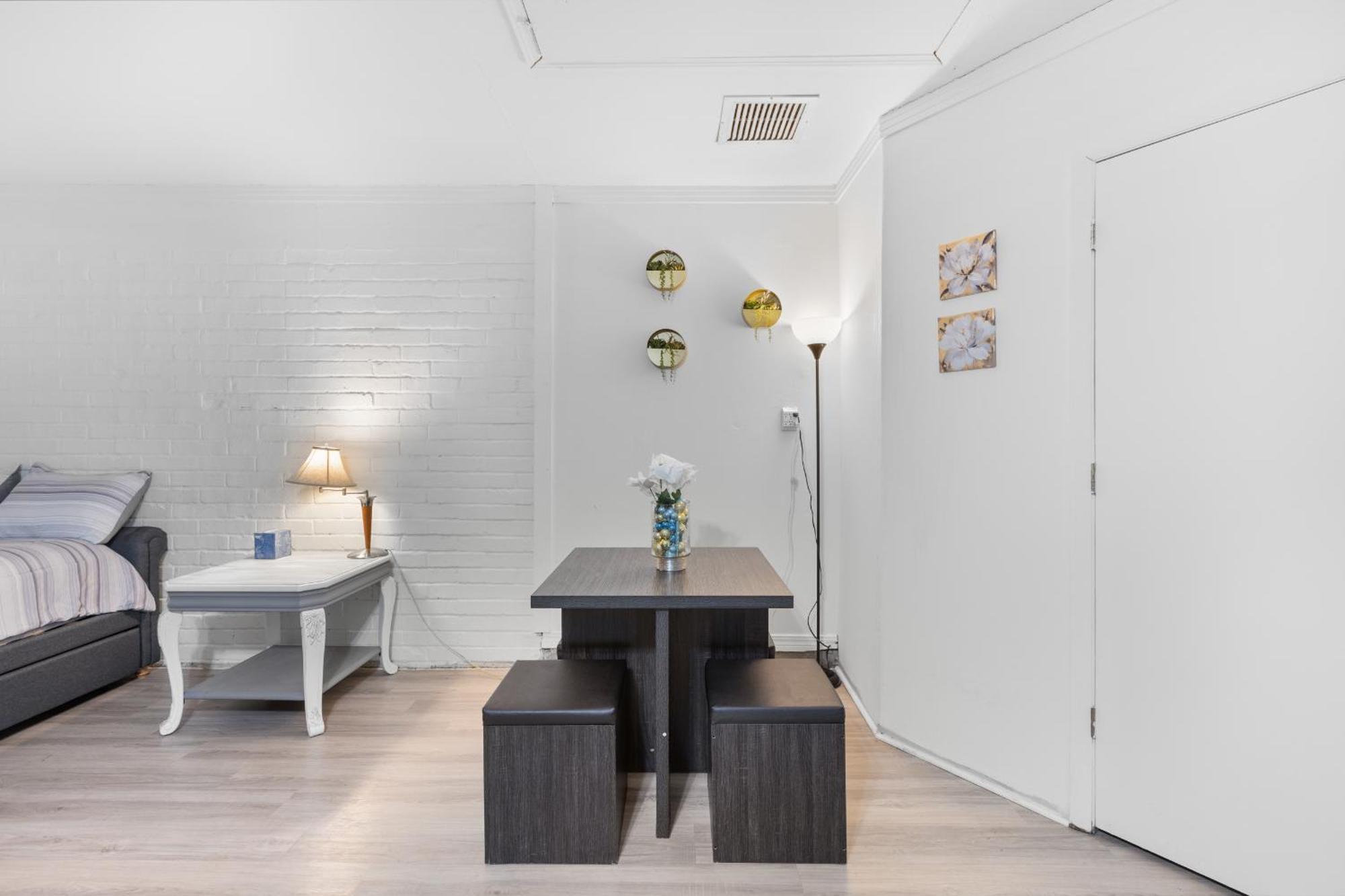 אורנג' פארק Pet Friendly Large Studio With Free Wi-Fi In Great Location! מראה חיצוני תמונה